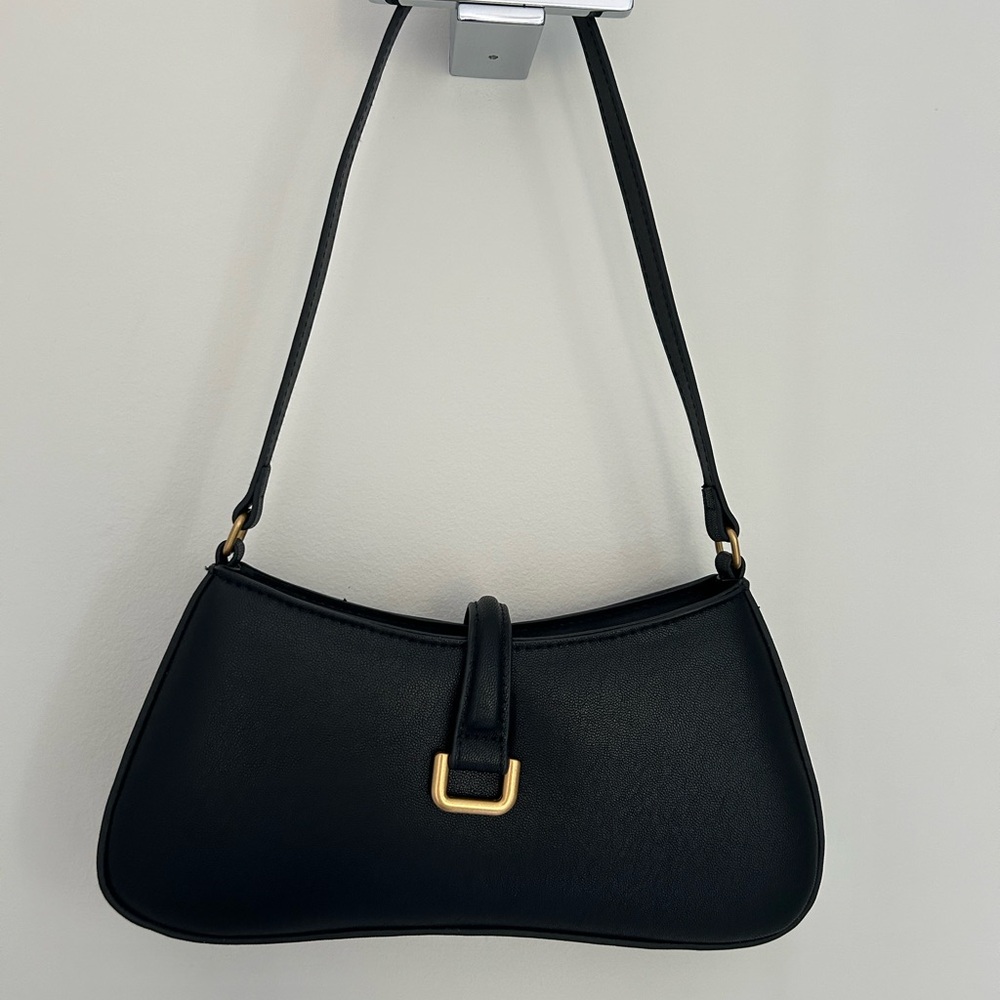 Black evening shoulder bag (H&M)
